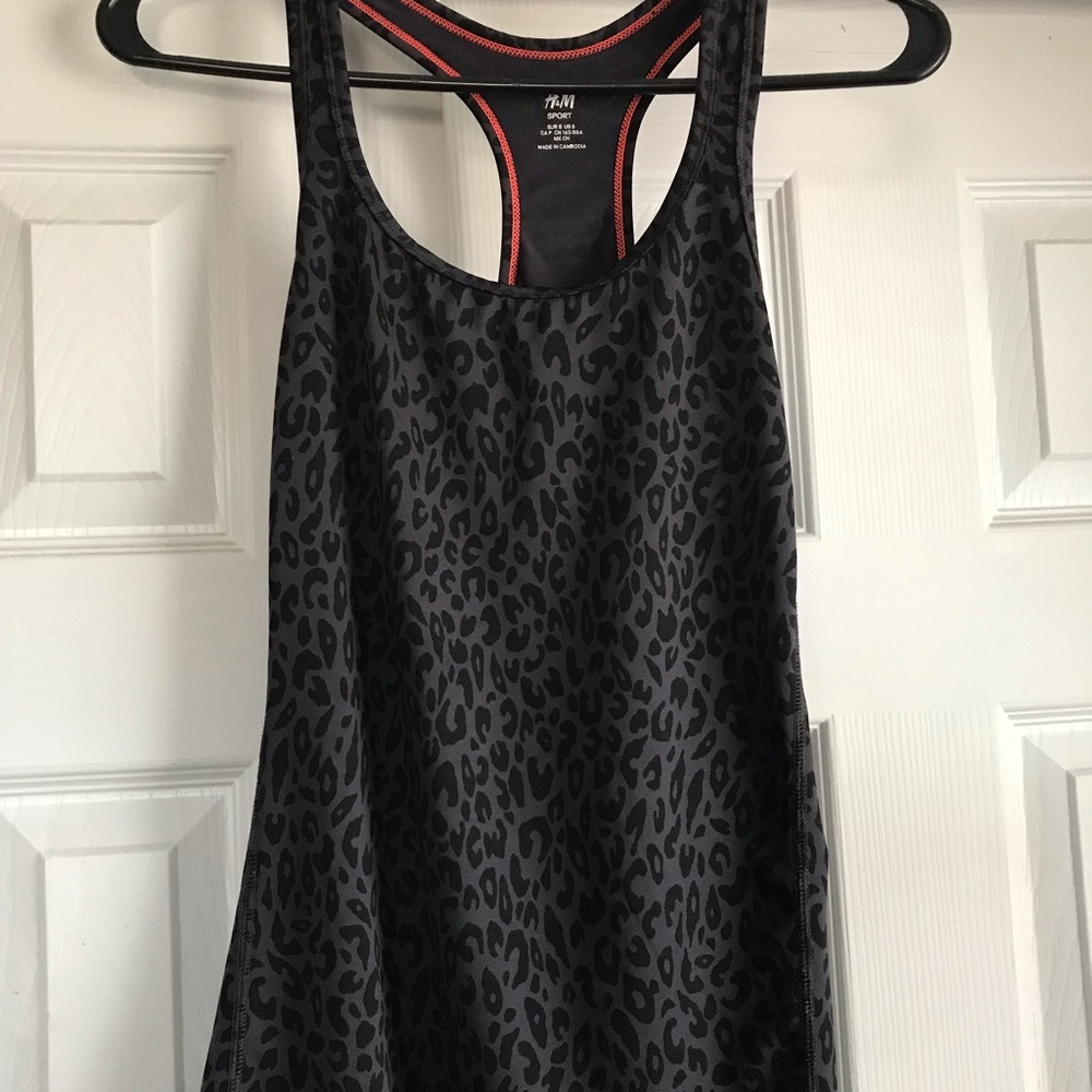 H&M workout top